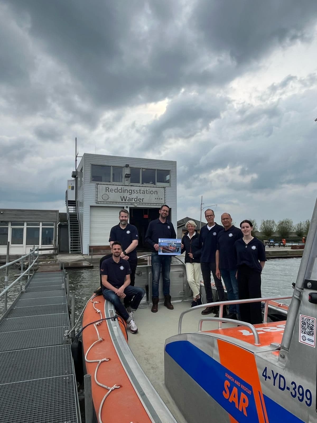 Oud-burgemeester Lieke Sievers steunt reddingstation met gulle donatie foto 7