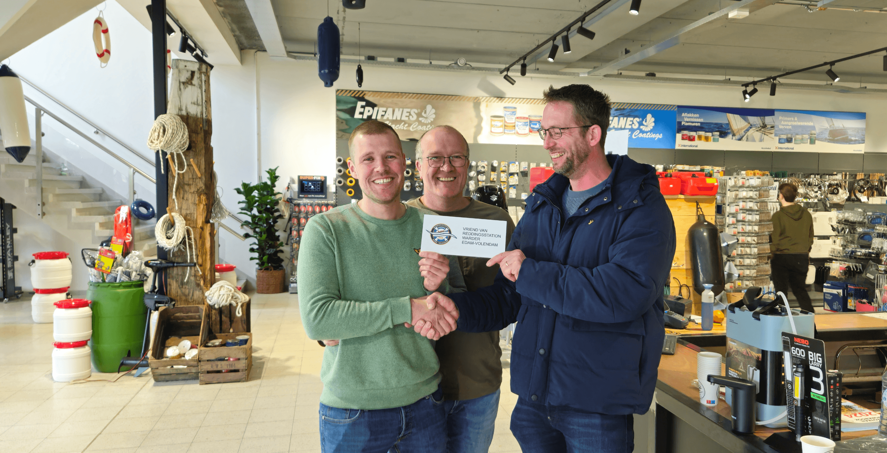 Rien de wolf 1e vriend van station warder