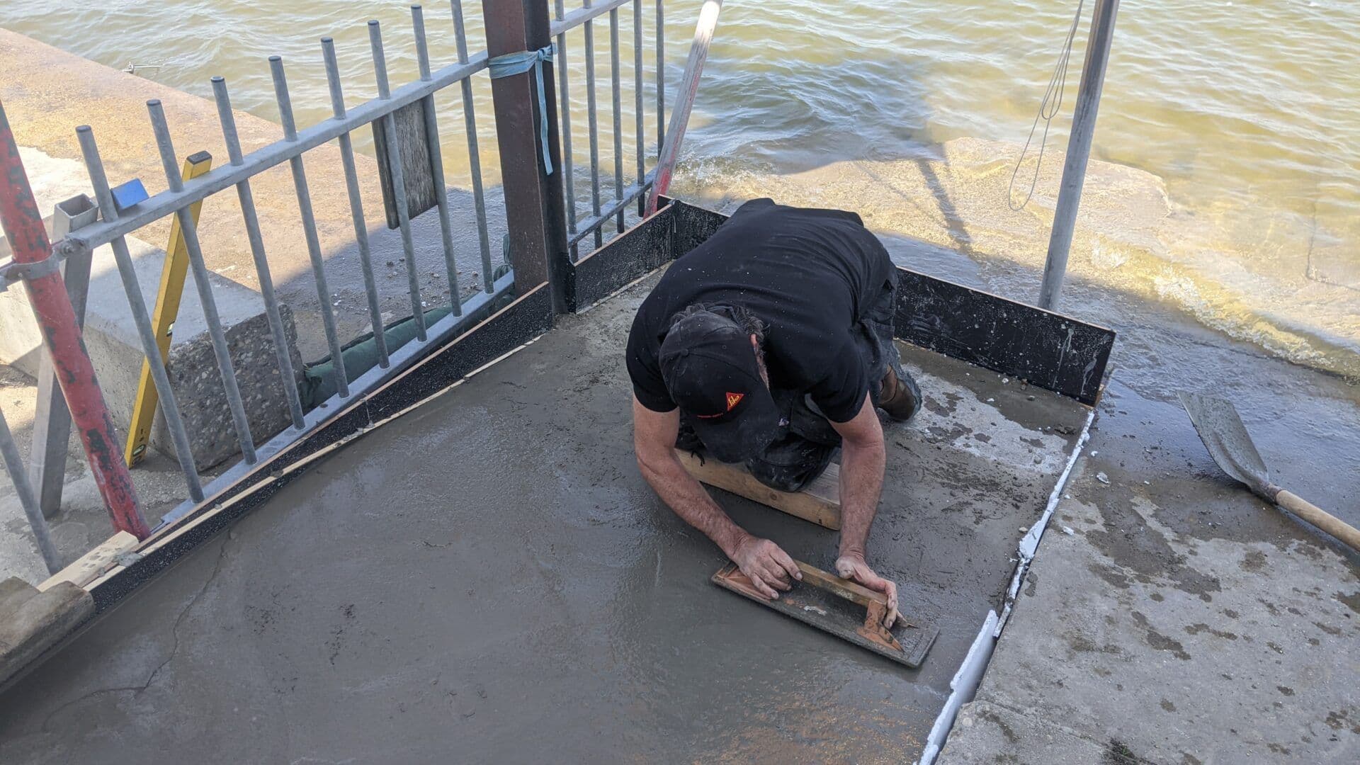Sika Nederland werkt voor het goede doel bij Reddingsstation Warder foto 3