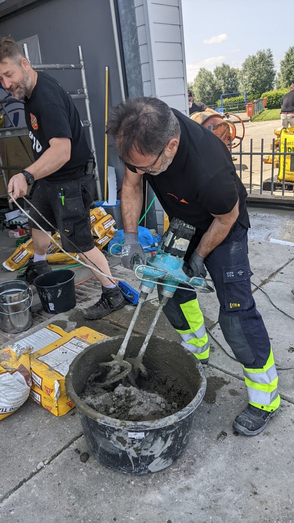 Sika Nederland werkt voor het goede doel bij Reddingsstation Warder foto 1