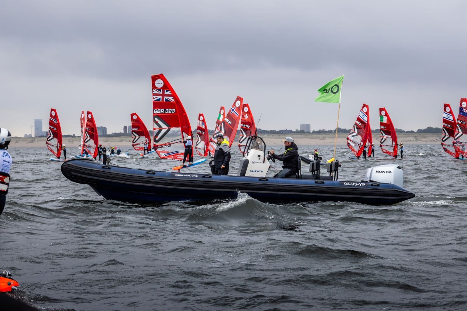 Ribrental steunt reddingstation Warder en KNRM Andijk foto 3