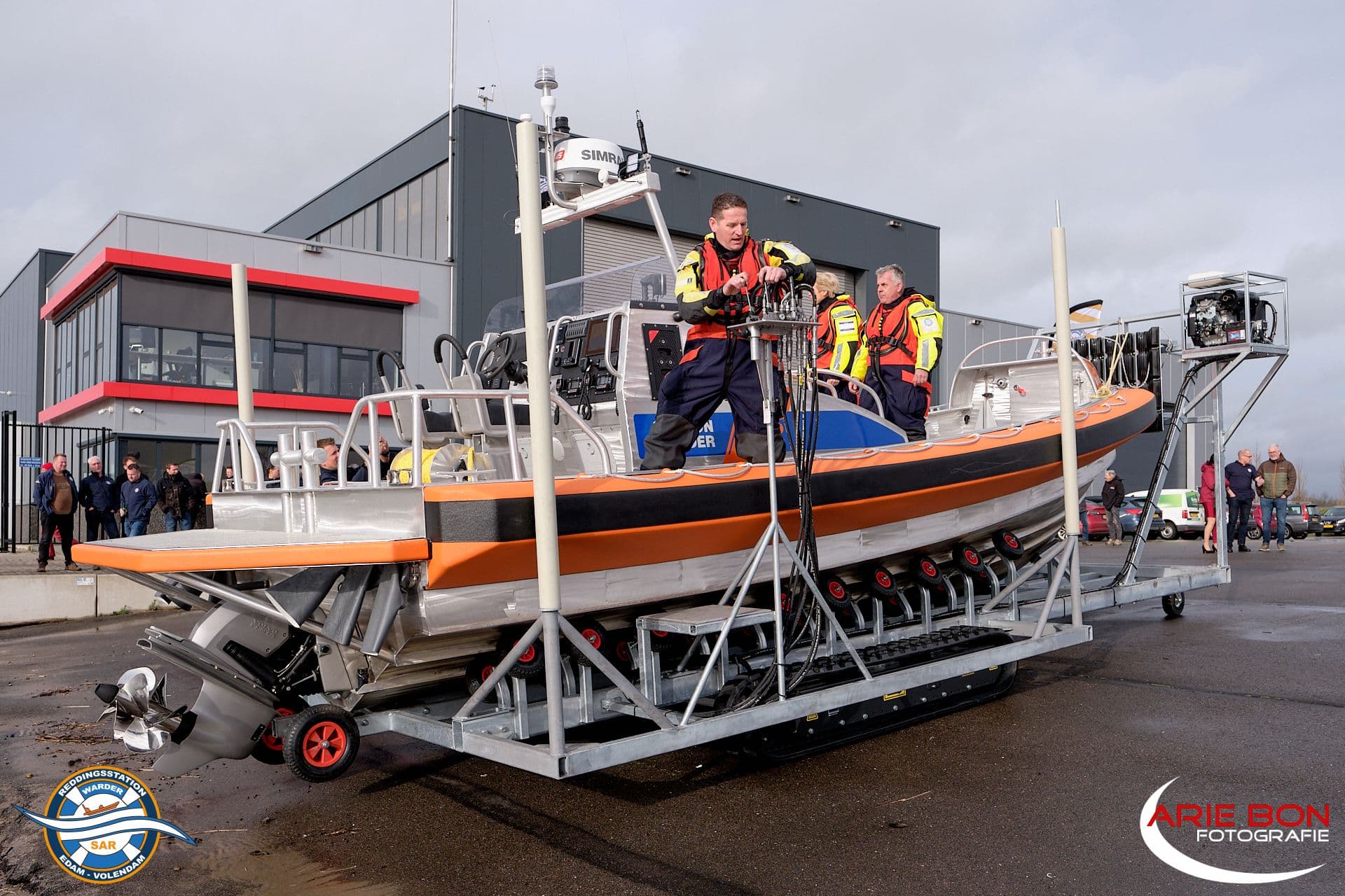 Nieuwe reddingboot gedoopt foto 4