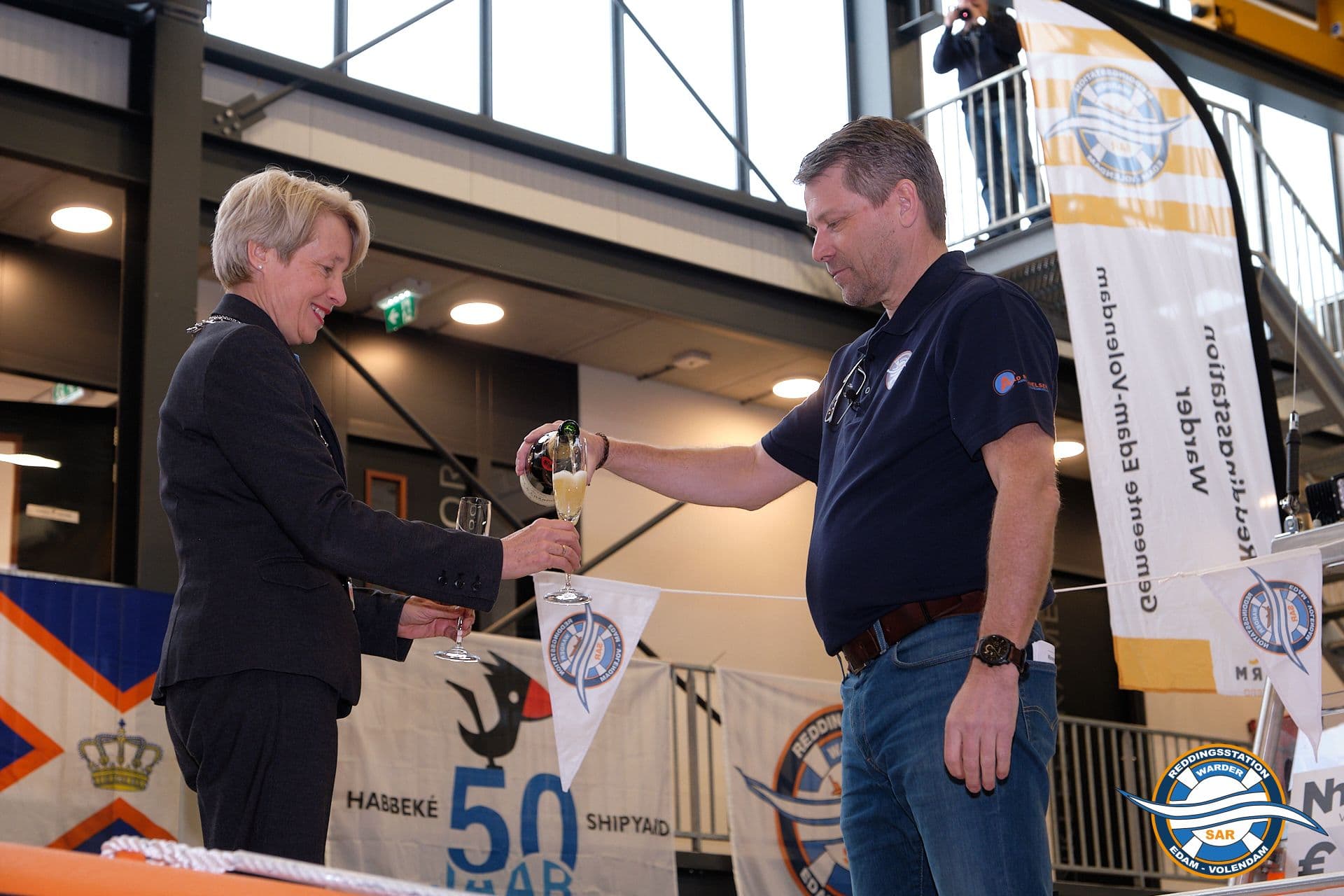 Nieuwe reddingboot gedoopt foto 9