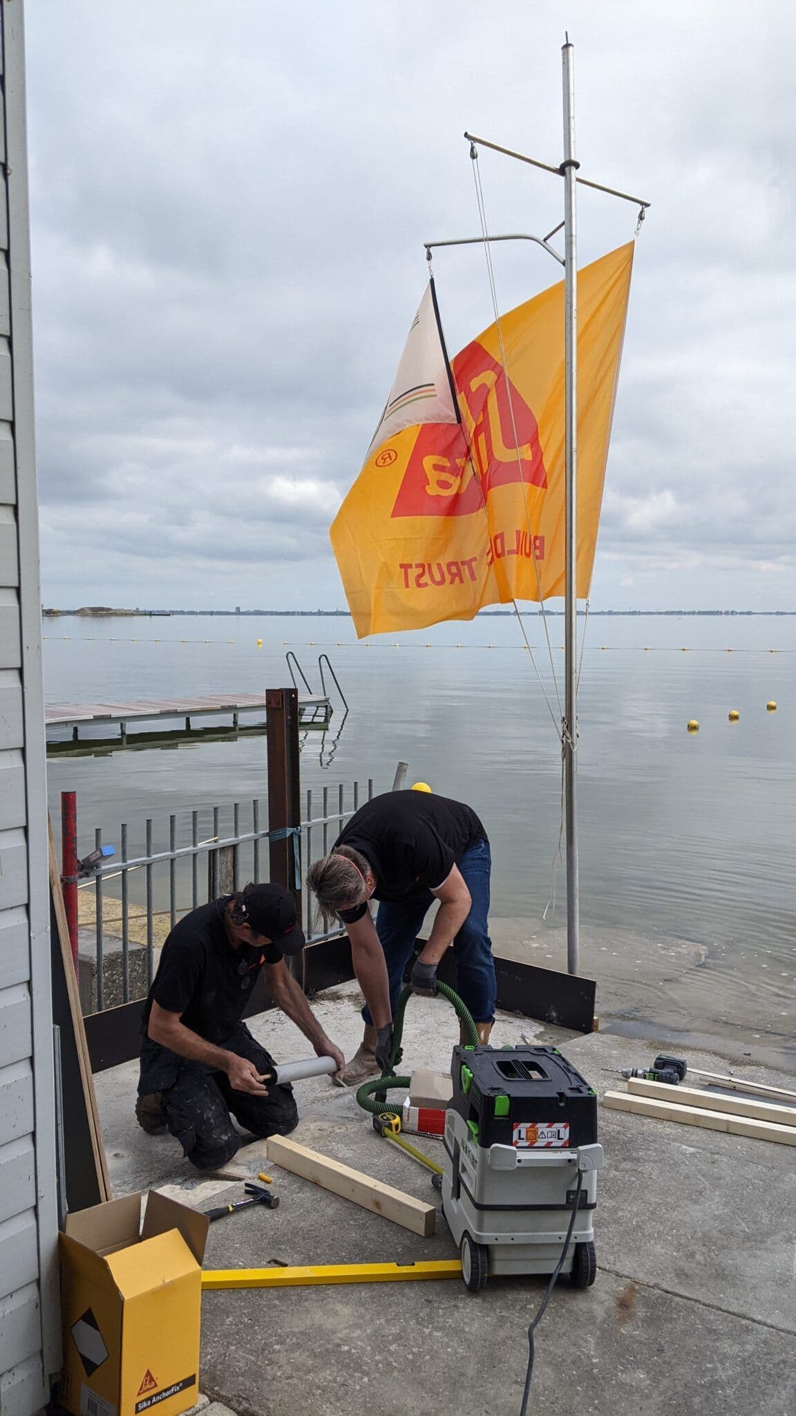 Sika Nederland werkt voor het goede doel bij Reddingsstation Warder foto 6