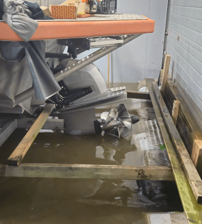 Hoogwater, Station Warder loopt onder foto 4